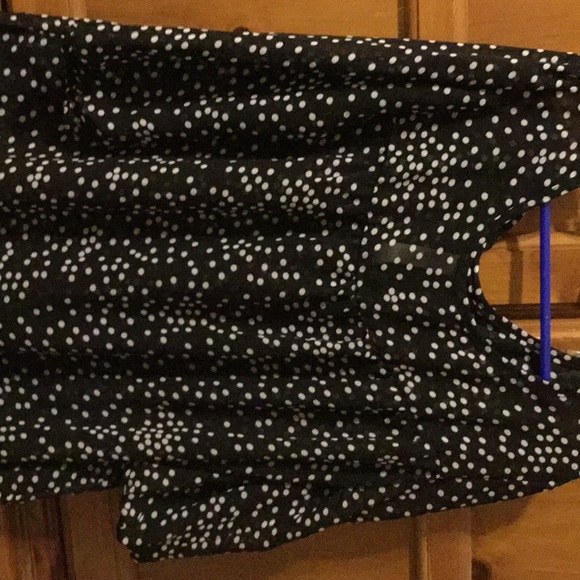 Girls Blouse polkadot and bow in the back - Picture 1 of 2